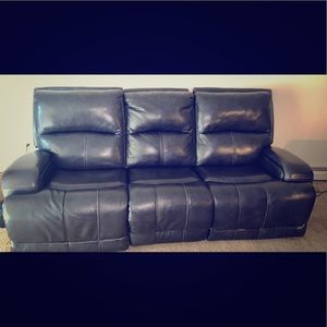 Entertainment room or living room 3 person or more